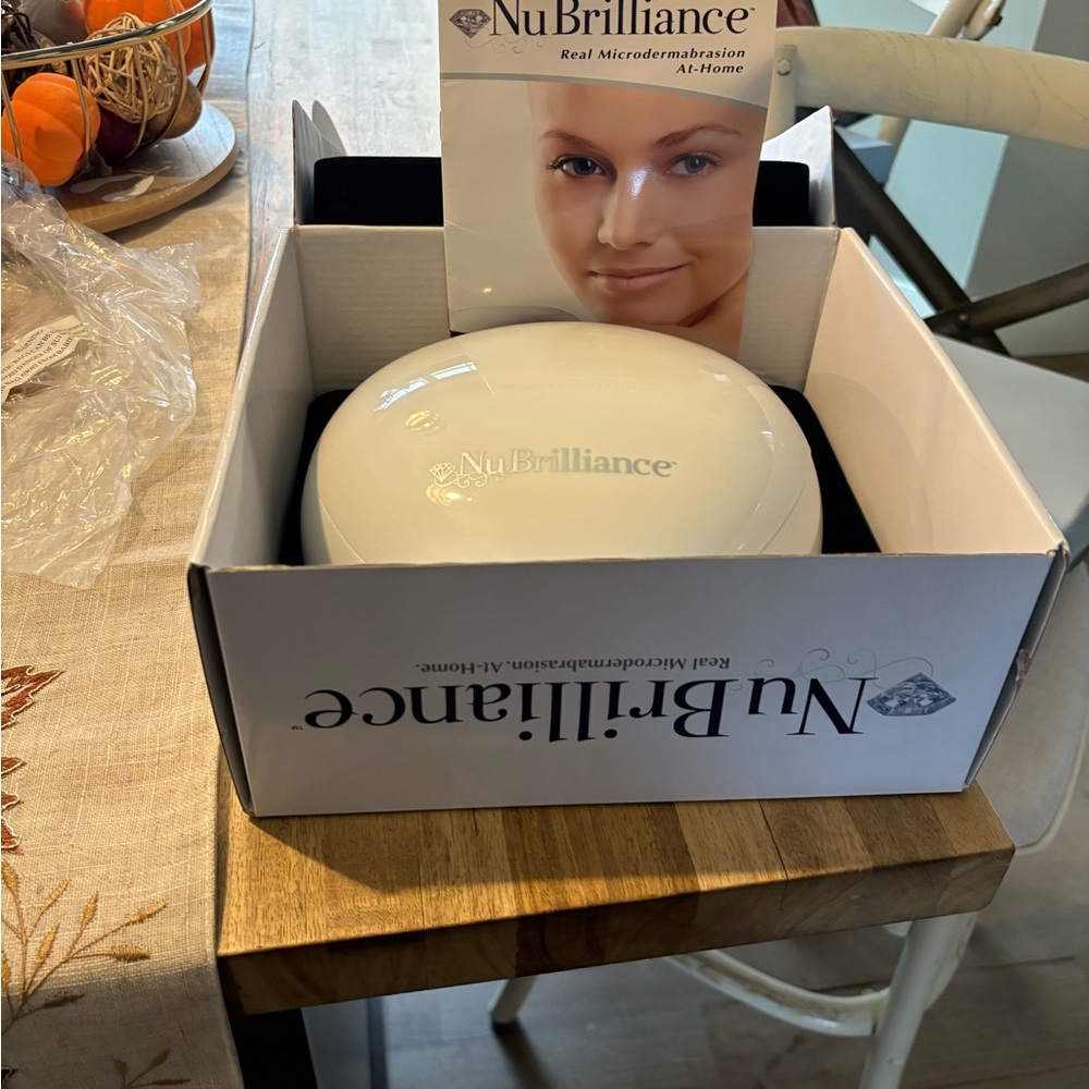 White Microdermabrasion Device
